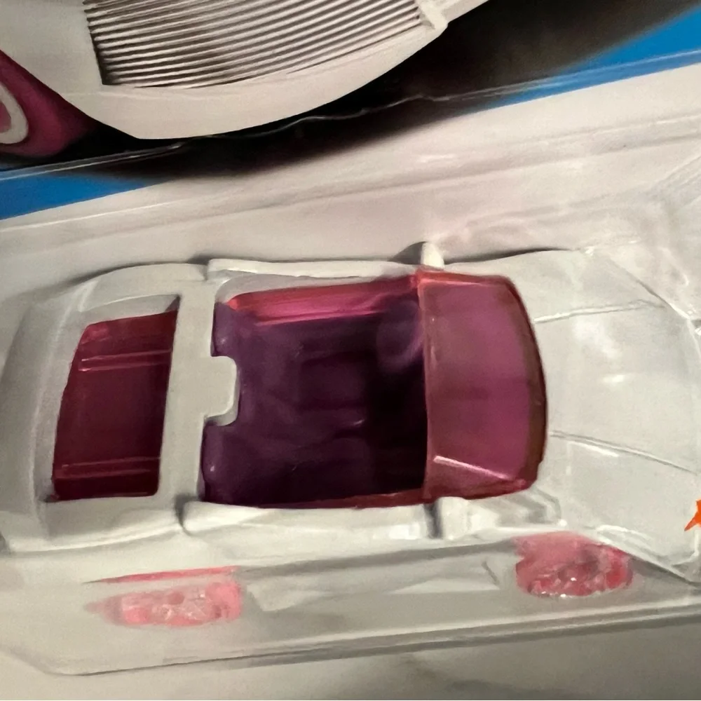 2021  Barbie Extra Mattel Pink/White Top Down Hot Wheels 3/10 HW Screen Time NEW